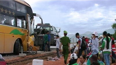 Tai nạn giao thông liên hoàn khiến năm người bị thương